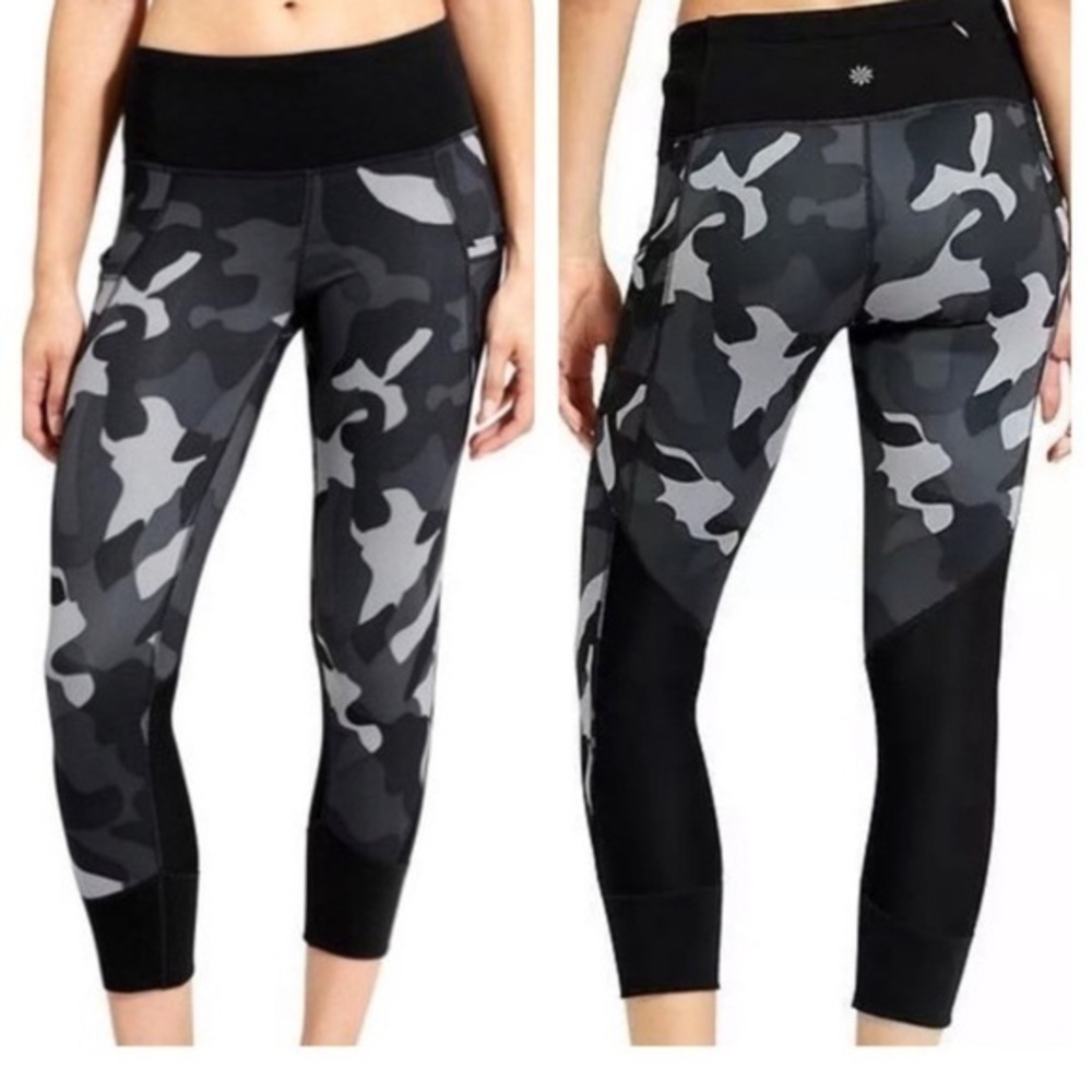 Athleta Shadow Camo Relay 2.0‎ Capri Leggings Size XS